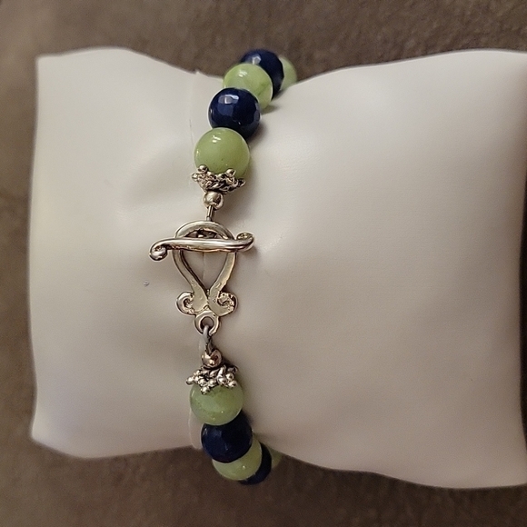 HANDMADE Glass Jade African Trade Beaded Toggle Bracelet - Picture 6 of 7
